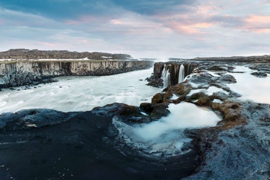 Landschap Wallgroup | Selfoss Waterval In Ijsland Fotobehang