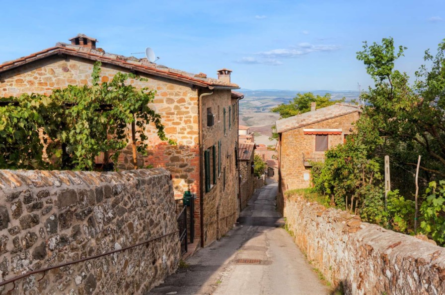 Architectuur Wallgroup | Smal Straatje In Italie Fotobehang