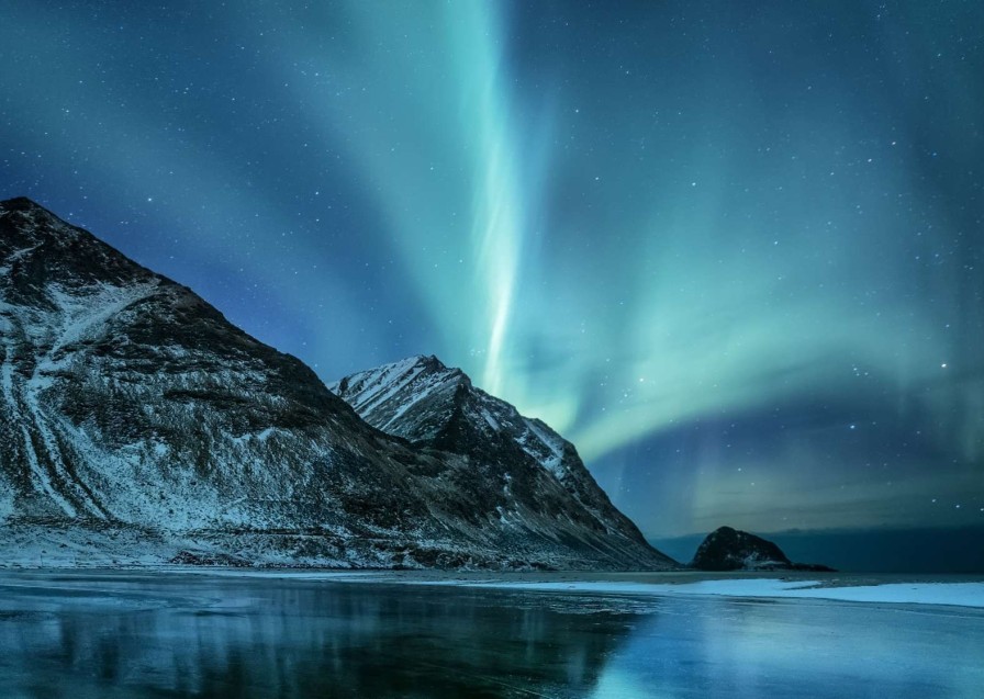 Landschap Wallgroup | Felblauw Noorderlicht In Canada Fotobehang