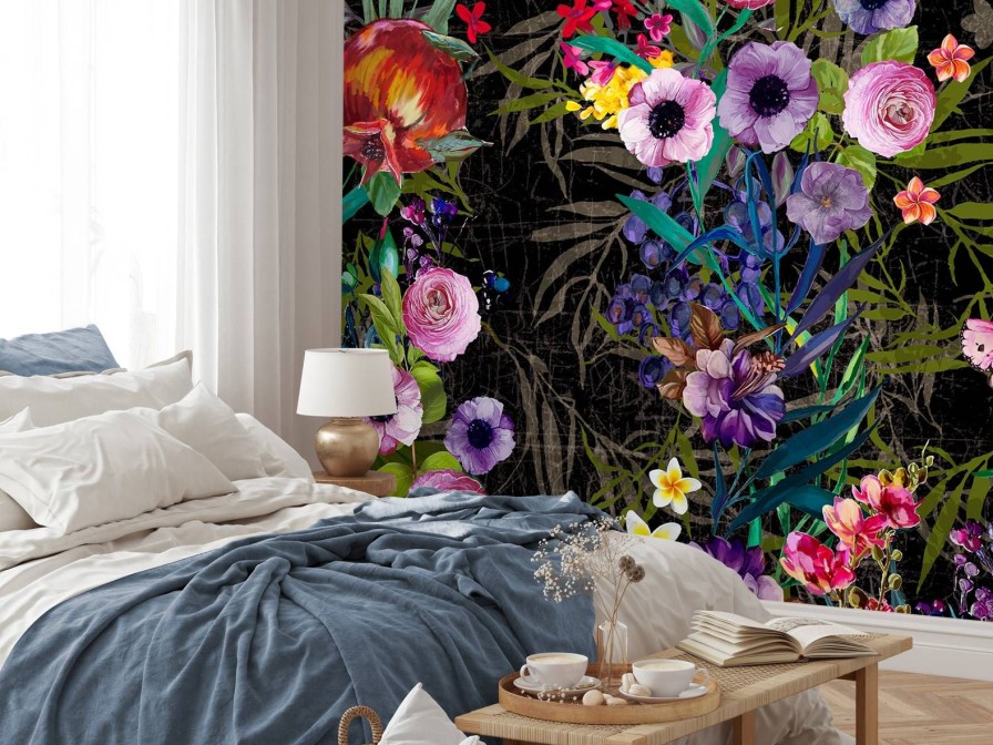 Natuur Wallgroup | Bloemen Design Met Een Zwarte Achtergrond Fotobehang