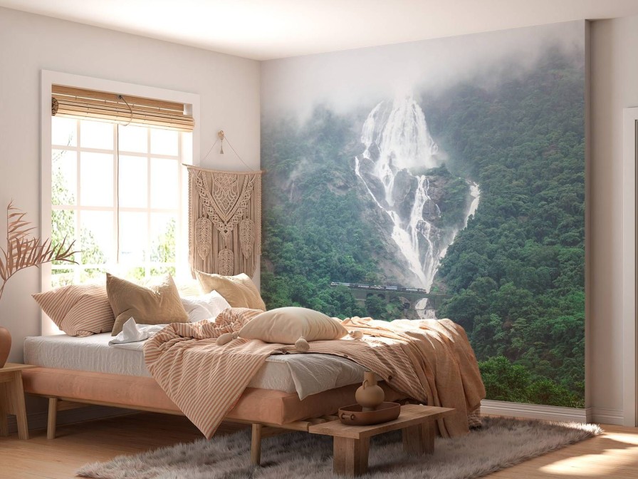 Landschap Wallgroup | Grote Waterval Met Mist Fotobehang