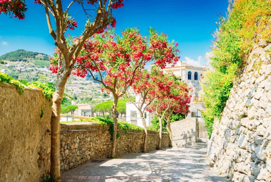 Natuur Wallgroup | Ravello Village Op Een Zonnige Dag Fotobehang