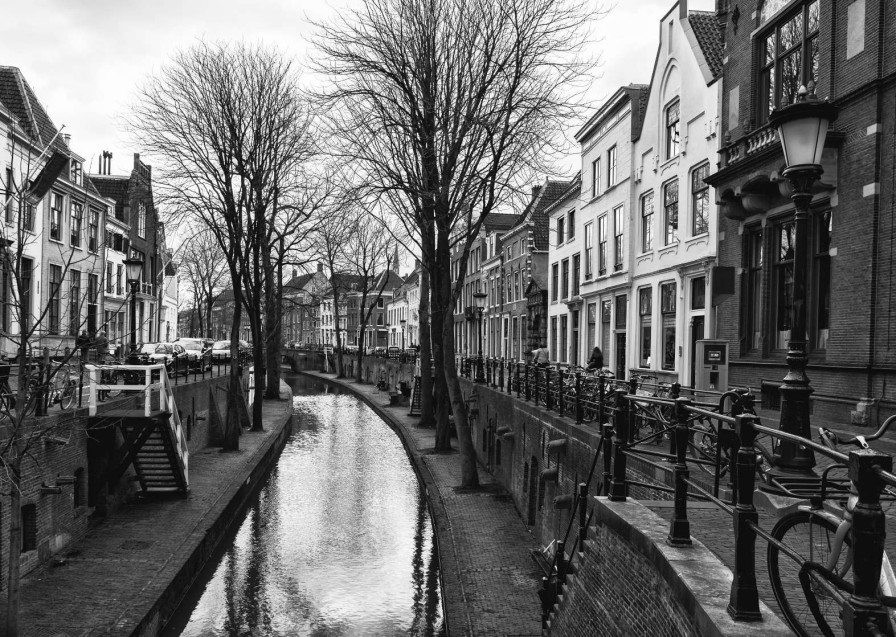 Architectuur Wallgroup | Utrechtse Gracht In Zwart-Wit Fotobehang