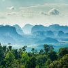 Natuur Wallgroup | Mistig Landschap In Thailand Fotobehang