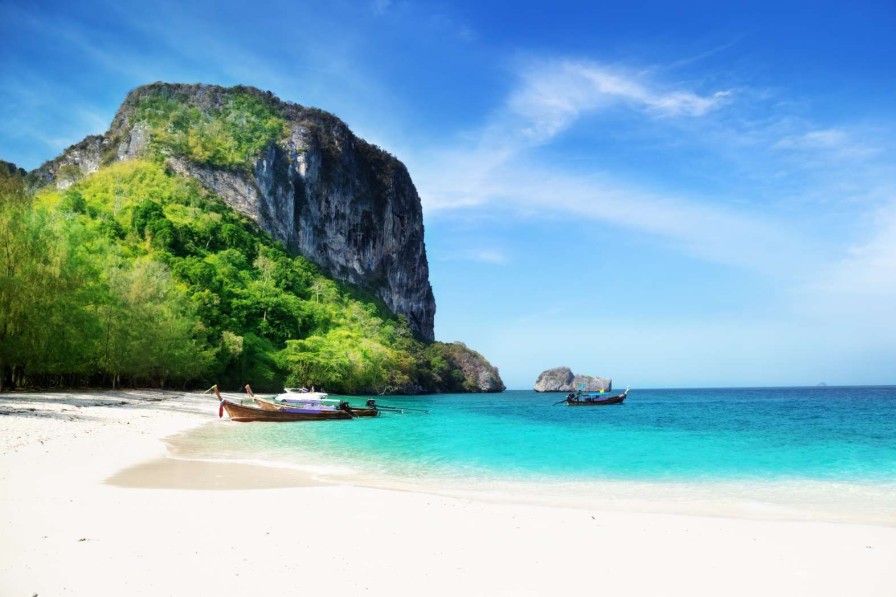 Landschap Wallgroup | Strand Op Het Poda Eiland In Thailand Fotobehang