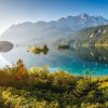 Landschap Wallgroup | Een Zomers Berglandschap Met Een Meer Fotobehang