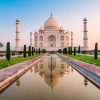 Architectuur Wallgroup | De Taj Mahal Vanuit De Tuin Fotobehang