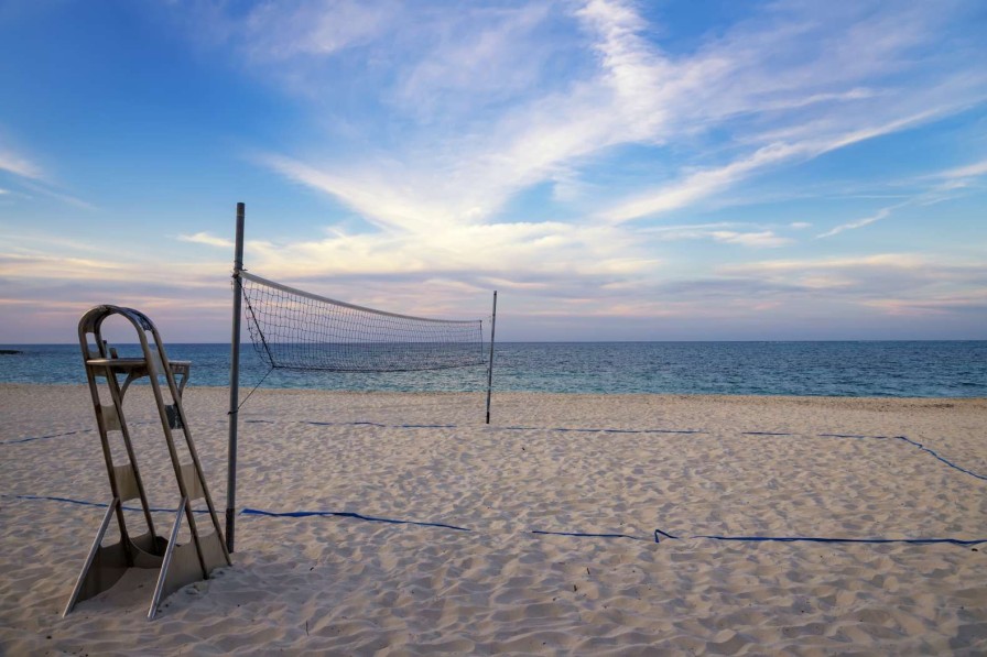 Landschap Wallgroup | Volleybalveld Op Het Strand Fotobehang