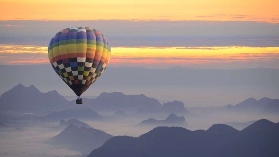 Transport Wallgroup | Luchtballon Bij Zonsondergang Fotobehang