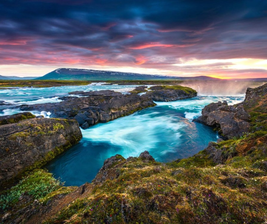 Landschap Wallgroup | Droomlandschap In Ijsland Fotobehang