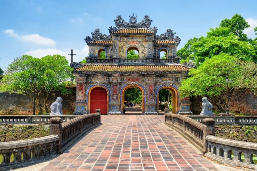 Architectuur Wallgroup | Hien Nhon Gate In Vietnam Fotobehang