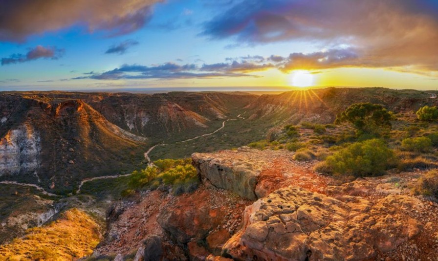 Landschap Wallgroup | Prachtig Berglandschap In Australie Fotobehang