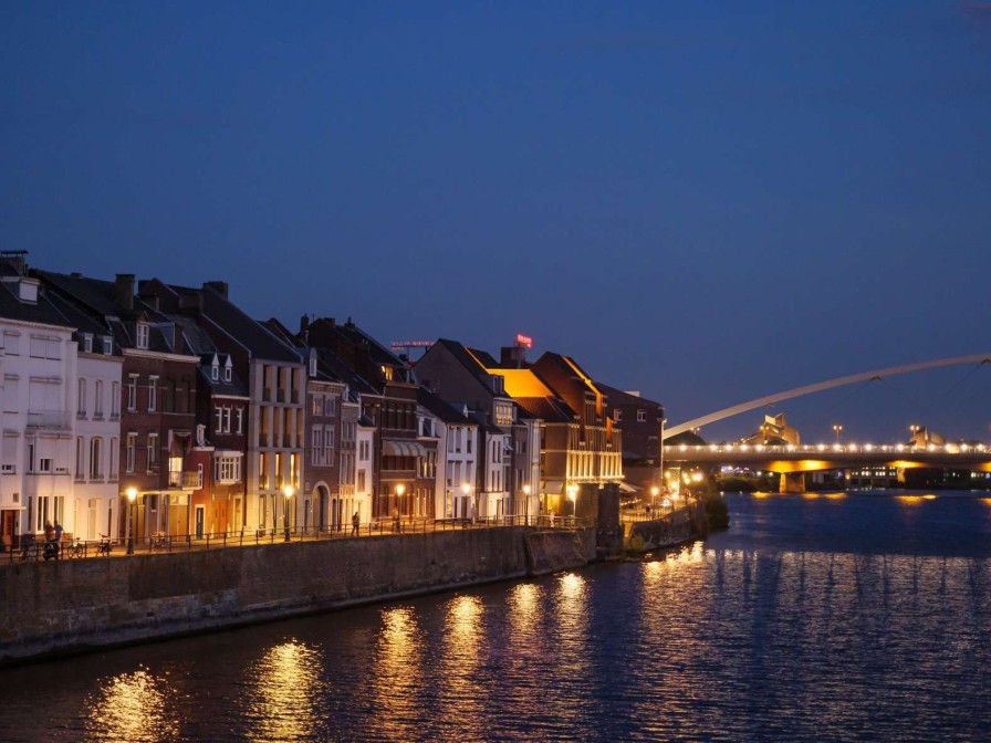 Architectuur Wallgroup | De Hoge Brug In De Avond Fotobehang